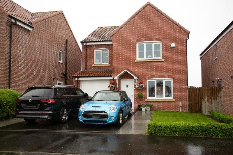 2 Carr Field Close, Pickering